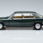 Mercedes 560 SEL W126 ダークグリーンメタリック Norev 1:18 - image 4 of 7