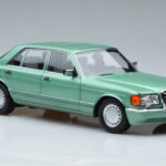 Mercedes 560 SEL W126 ライトグリーン Norev 1:18 - image 5 of 7