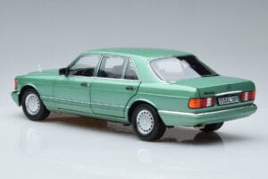 Mercedes 560 SEL W126 ライトグリーン Norev 1:18 183469 メタル - 画像 6/7