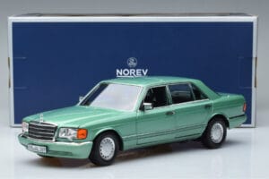 Mercedes 560 SEL W126 ライトグリーン Norev 1:18 183469 メタル - 画像 7/7