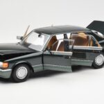 Mercedes 560 SEL W126 ナイトグリーンメタリック Dealer Edition Norev 1:18 - image 2 of 8