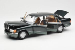 Mercedes 560 SEL W126 ナイトグリーンメタリック Dealer Edition Norev 1:18 B66040626 メタル - 画像 2/8