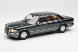 Mercedes 560 SEL W126 ナイトグリーンメタリック Dealer Edition Norev 1:18