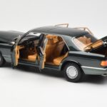 Mercedes 560 SEL W126 ナイトグリーンメタリック Dealer Edition Norev 1:18 - image 5 of 8