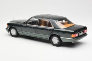 Mercedes 560 SEL W126 ナイトグリーンメタリック Dealer Edition Norev 1:18 B66040626 メタル - 画像 7/8