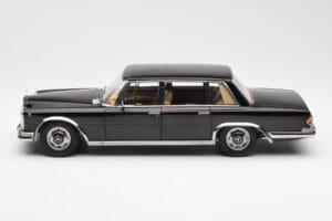 Mercedes 600 SWB W100 ブラック KK-Scale 1:18 180601 メタル - 画像 3/6