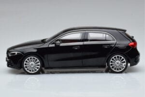 Mercedes A-Class W177 AMG Line Norev 1:18 183861 メタル - 画像 4/7