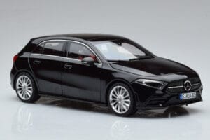 Mercedes A-Class W177 AMG Line Norev 1:18 183861 メタル - 画像 5/7