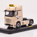 Mercedes Actros Gigaspace IAA 2012 タクシー NZG 1:50 - image 2 of 4