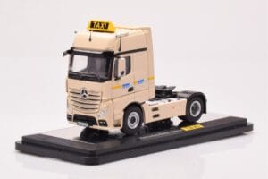 Mercedes Actros Gigaspace IAA 2012 タクシー NZG 1:50 MM0015 メタル - 画像 2/4
