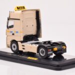 Mercedes Actros Gigaspace IAA 2012 タクシー NZG 1:50 - image 3 of 4