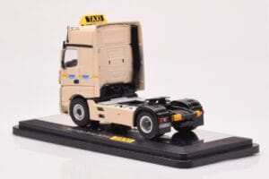Mercedes Actros Gigaspace IAA 2012 タクシー NZG 1:50 MM0015 メタル - 画像 3/4