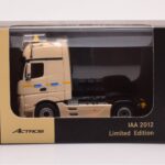Mercedes Actros Gigaspace IAA 2012 タクシー NZG 1:50 - image 4 of 4