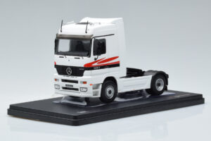 Mercedes Actros MP1 ホワイト IXO 1:43 TR064