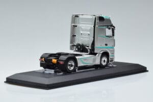 Mercedes Actros MP4 レーシング エディション IXO 1:43 TR091 メタル - 画像 2/6