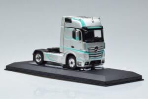 Mercedes Actros MP4 レーシング エディション IXO 1:43 TR091 メタル - 画像 4/6