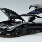 Mercedes AMG GT C190 Black Series ブラック Norev 1:18 183900 メタル - image 2 of 7