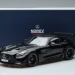 Mercedes AMG GT C190 Black Series ブラック Norev 1:18 183900 メタル - image 7 of 7
