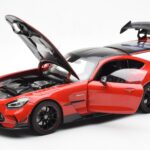 Mercedes AMG GT Black Series レッド Asia Exclusive Norev 1:18 - image 2 of 8
