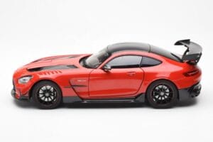Mercedes AMG GT Black Series レッド Asia Exclusive Norev 1:18 183906 メタル - 画像 4/8