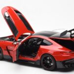 Mercedes AMG GT Black Series レッド Asia Exclusive Norev 1:18 - image 5 of 8