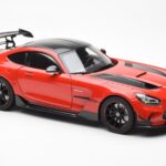 Mercedes AMG GT Black Series レッド Asia Exclusive Norev 1:18 - image 6 of 8