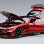 Mercedes AMG GT R C190 カーディナルレッド AUTOart 1:18 76331 メタル - image 2 of 7
