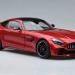 Mercedes AMG GT R C190 カーディナルレッド AUTOart 1:18 76331 メタル - image 5 of 7