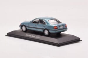 Mercedes C-Class W202 C220 ペトロールメタリック Minichamps 1:43 B66005705 メタル - 画像 2/3