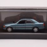 Mercedes C-Class W202 C220 ペトロールメタリック Minichamps 1:43 - image 3 of 3