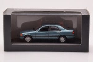 Mercedes C-Class W202 C220 ペトロールメタリック Minichamps 1:43 B66005705 メタル - 画像 3/3