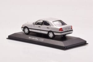 Mercedes C-Class W202 C220 シルバー Minichamps 1:43 B66005705-M1 メタル - 画像 3/4
