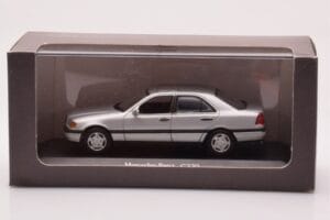 Mercedes C-Class W202 C220 シルバー Minichamps 1:43 B66005705-M1 メタル - 画像 4/4