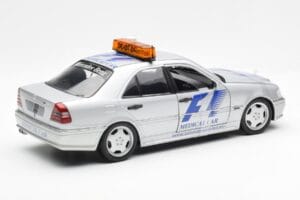 Mercedes C-Class W202 AMG Medical Car F1 1997 UT Models 1:18 26106 メタル - 画像 2/6