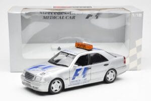 Mercedes C-Class W202 AMG Medical Car F1 1997 UT Models 1:18 26106 メタル - 画像 6/6