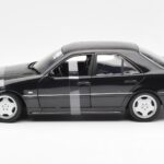Mercedes C-Class W202 C36 AMG ブラック メタリック UT Models 1:18 - image 3 of 6