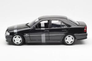 Mercedes C-Class W202 C36 AMG ブラック メタリック UT Models 1:18 26102 メタル - 画像 3/6