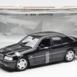 Mercedes C-Class W202 C36 AMG ブラック メタリック UT Models 1:18 - image 6 of 6