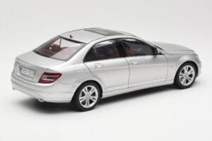 Mercedes C-Class W204 Avantgarde シルバー AUTOart 1:18 B66962368 メタル - 画像 3/8