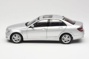 Mercedes C-Class W204 Avantgarde シルバー AUTOart 1:18 B66962368 メタル - 画像 4/8