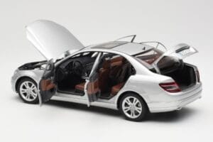 Mercedes C-Class W204 Avantgarde シルバー AUTOart 1:18 B66962368 メタル - 画像 5/8