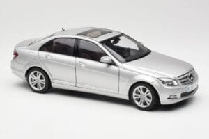 Mercedes C-Class W204 Avantgarde シルバー AUTOart 1:18 B66962368 メタル - 画像 6/8