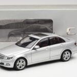 Mercedes C-Class W204 Avantgarde シルバー AUTOart 1:18 - image 8 of 8