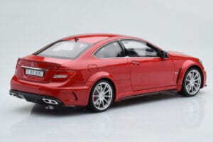 Mercedes C63 AMG W204 Black Series レッド GT Spirit 1:18 GT065 レジン - 画像 2/6