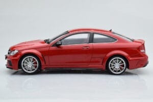 Mercedes C63 AMG W204 Black Series レッド GT Spirit 1:18 GT065 レジン - 画像 3/6