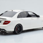 Mercedes C63 AMG W204 ホワイト GT Spirit 1:18 - image 2 of 6