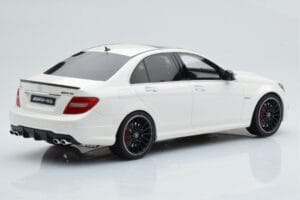 Mercedes C63 AMG W204 ホワイト GT Spirit 1:18 GT166 レジン - 画像 2/6