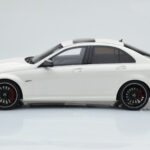 Mercedes C63 AMG W204 ホワイト GT Spirit 1:18 - image 3 of 6