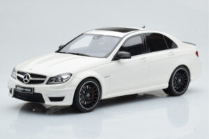 Mercedes C63 AMG W204 ホワイト GT Spirit 1:18