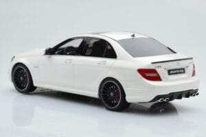 Mercedes C63 AMG W204 ホワイト GT Spirit 1:18 GT166 レジン - 画像 5/6
